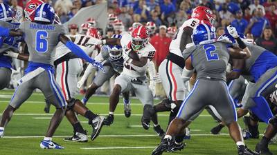 Branson Robinson runs for 3-yard go-ahead touchdown, top-ranked Georgia rallies past Kentucky 13-12