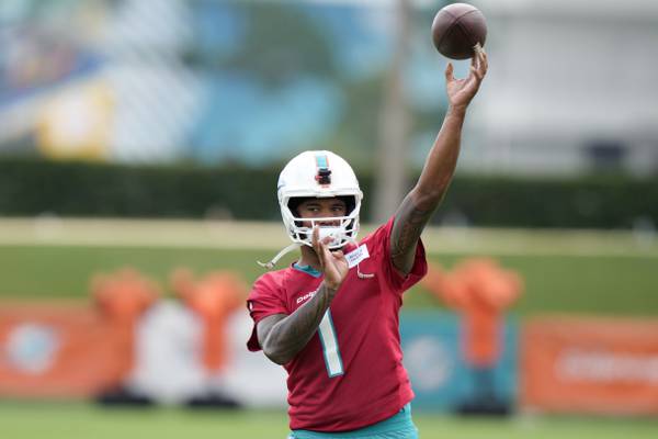 Dolphins agree with QB Tua Tagovailoa on a 4-year, $212M contract extension, AP source says