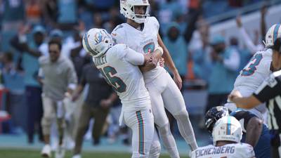 Jason Sanders makes 52-yard field goal as time expires and Dolphins rally past Jaguars 20-17