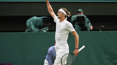 Zverev overcomes knee issue to beat Norrie at Wimbledon then appeals to Guardiola for coaching
